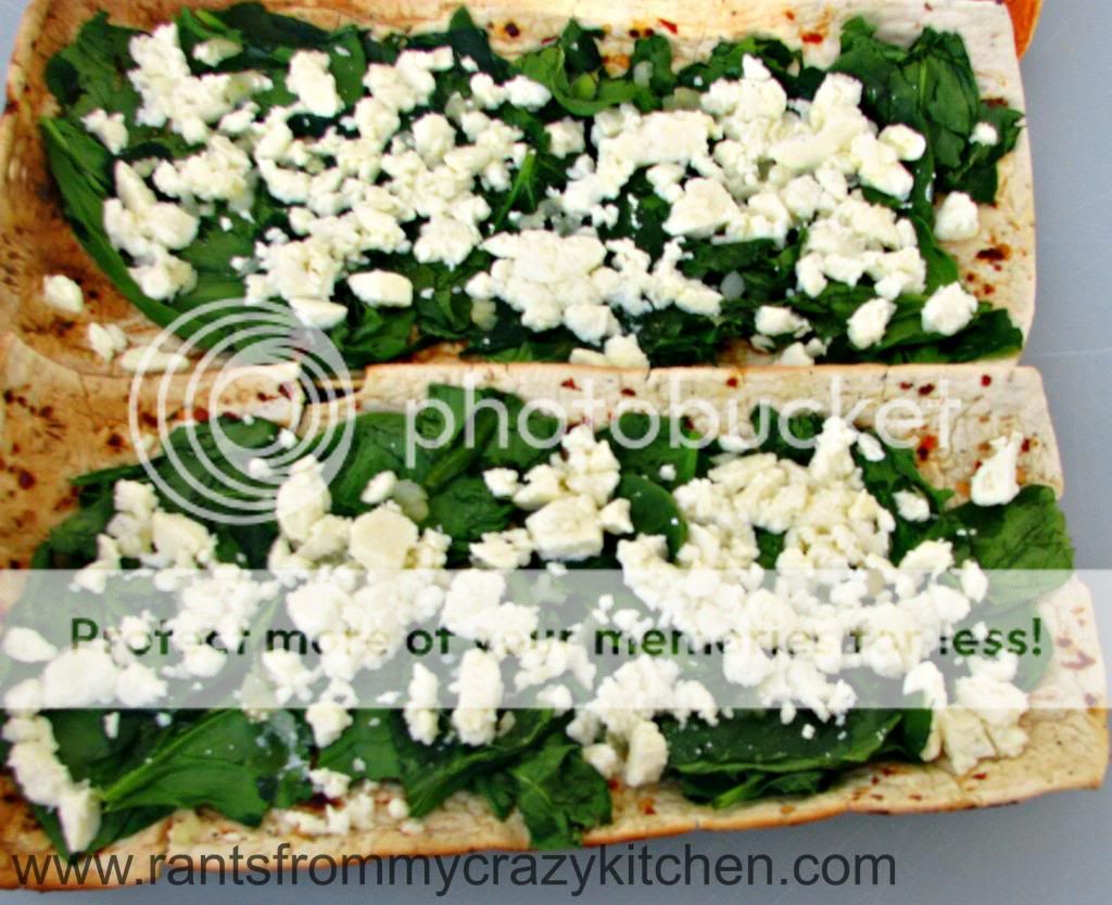 photo SpinachFetaPizzaFlatout_zps768d248e.jpg
