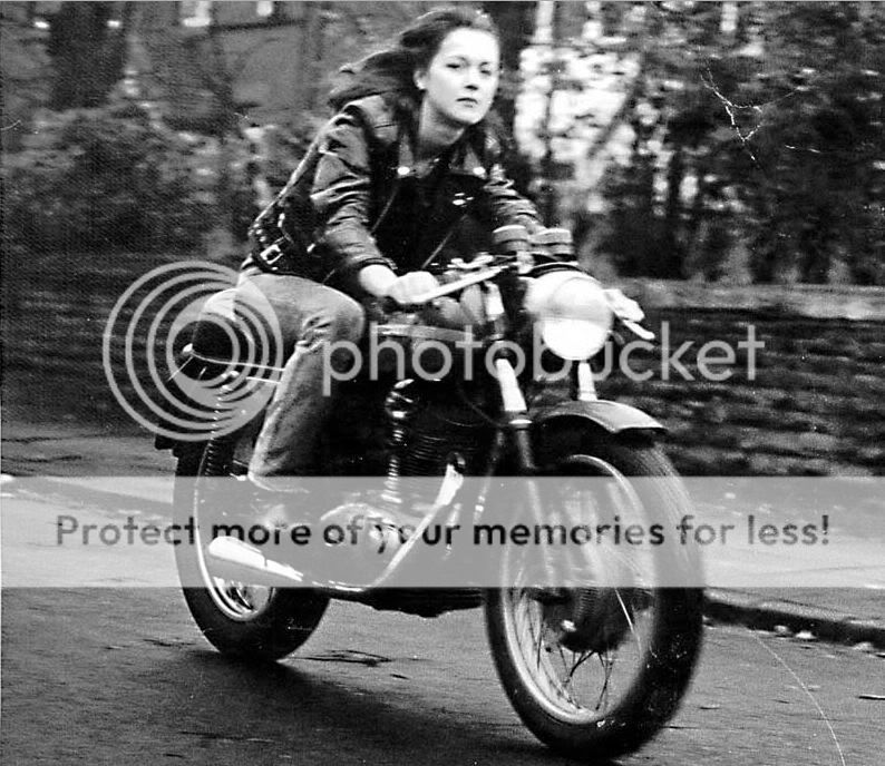 ducati250girl.jpg